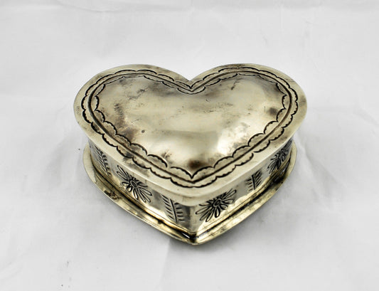 STAMPED CORAZON KEEPSAKE BOX