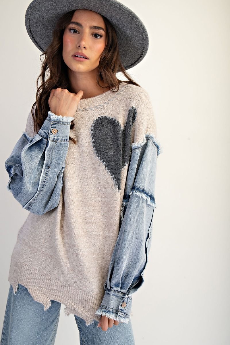 HEART PATCH FRONT KNITTED SWEATER