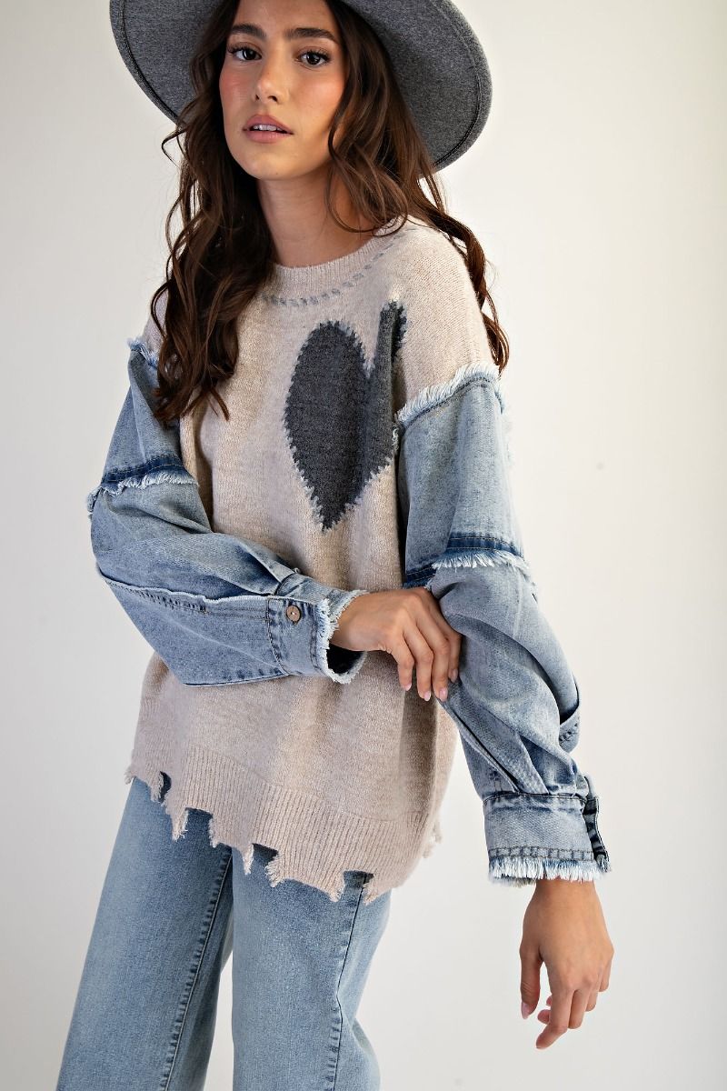 HEART PATCH FRONT KNITTED SWEATER