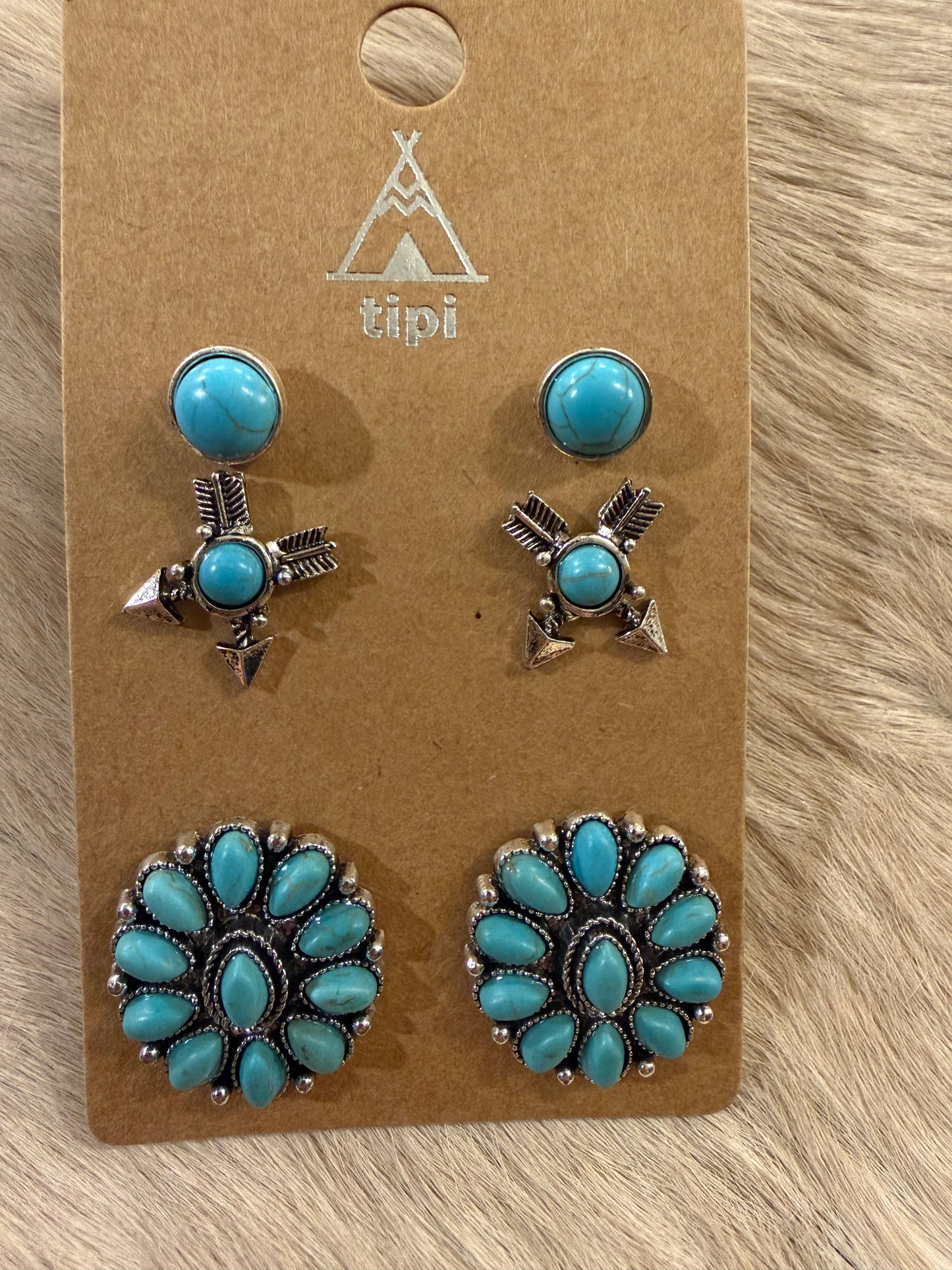 Double Arrow Earring Set