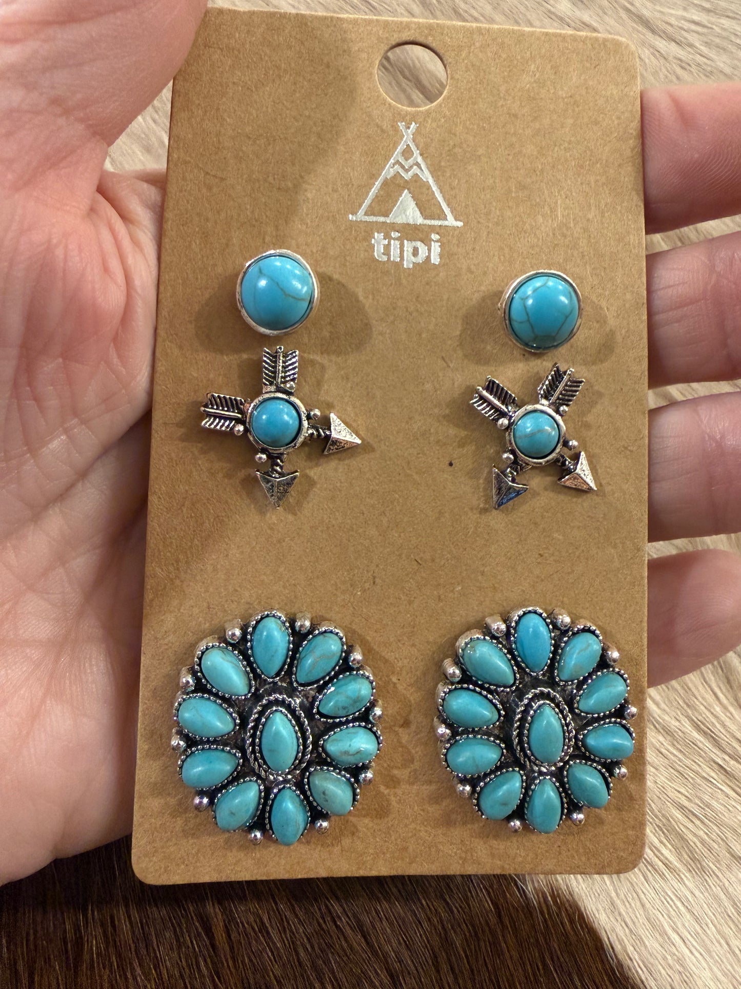 Double Arrow Earring Set