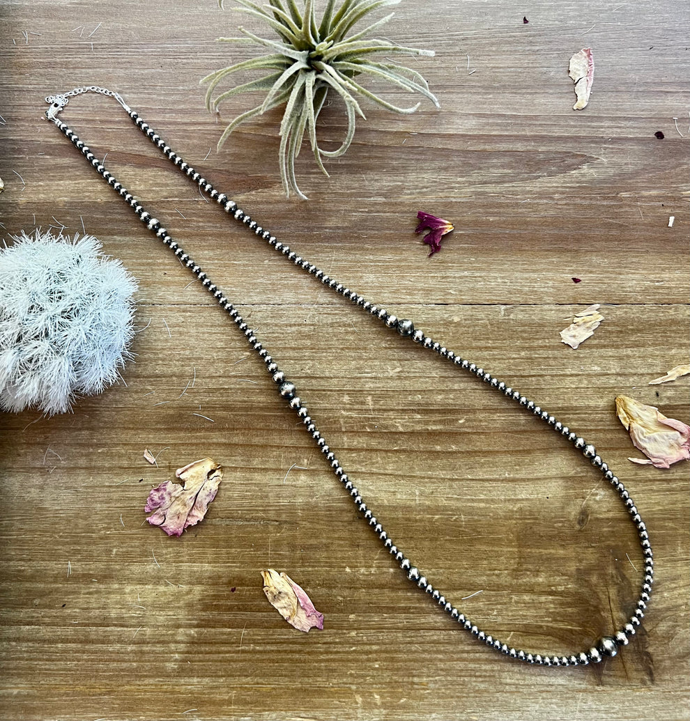 28 inch Graduated Sterling Silver Pearls necklace