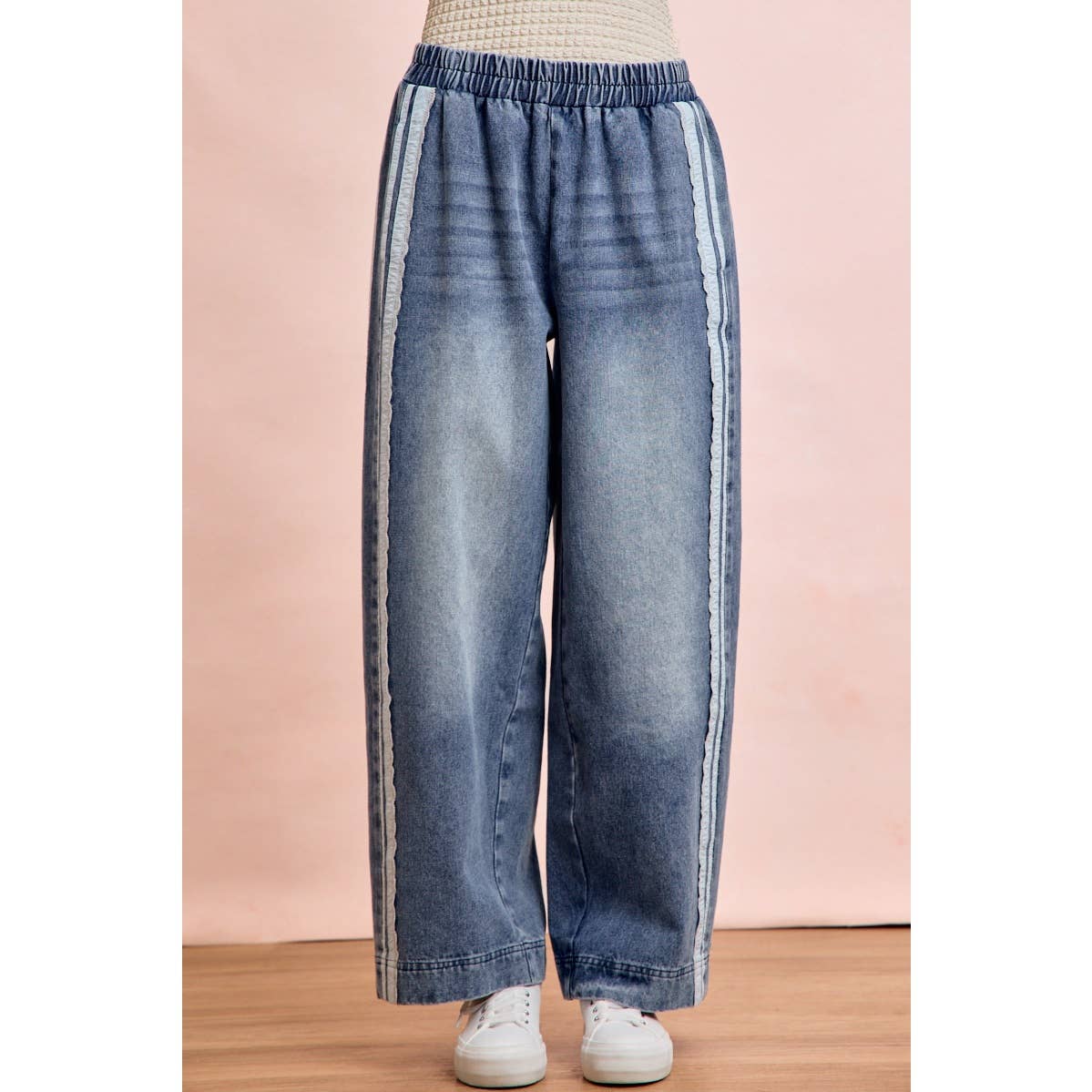 WASHED LACE CONTRAST SIDED DENIM PANTS
