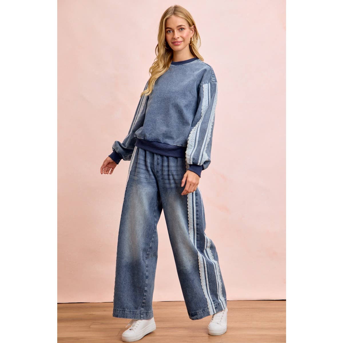 WASHED LACE CONTRAST SIDED DENIM PANTS