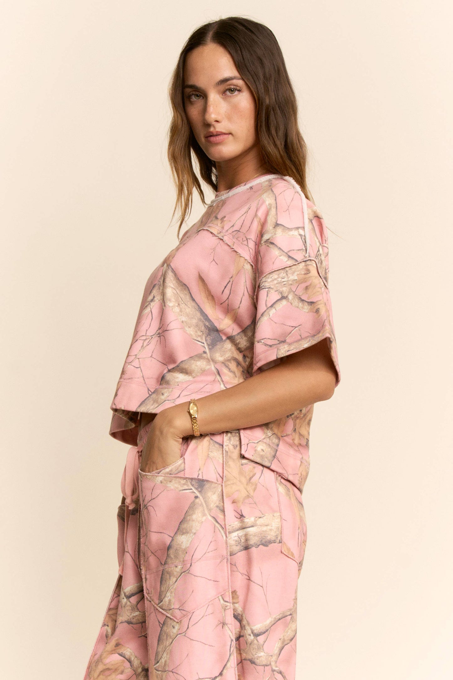 CAMO PRINT LOUNGE TOP AND TIE LEG PANTS SET